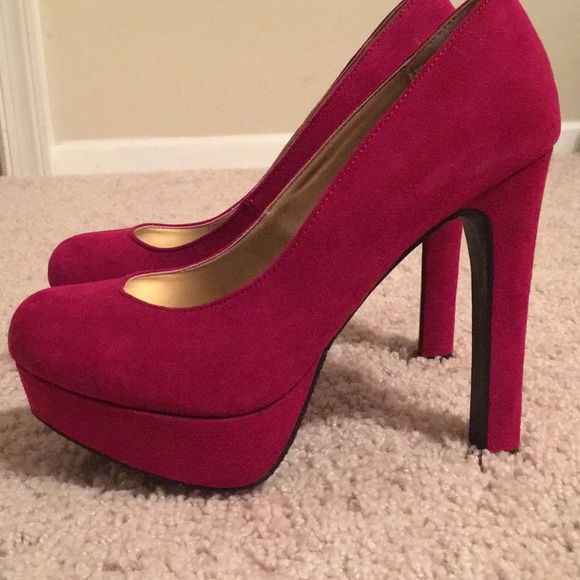 Mossimo Burgundy Heels - Picture 3 of 4